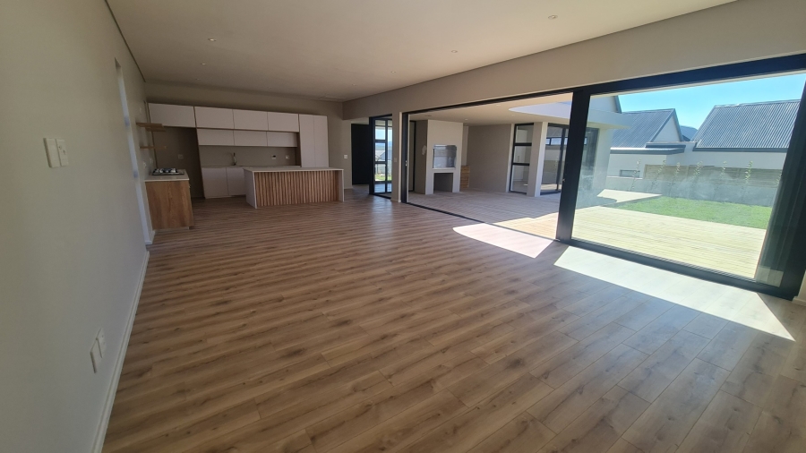 4 Bedroom Property for Sale in Baron View Western Cape